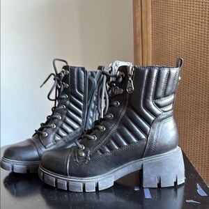 GBG Black Quilted Lace-Up Ankle Boots